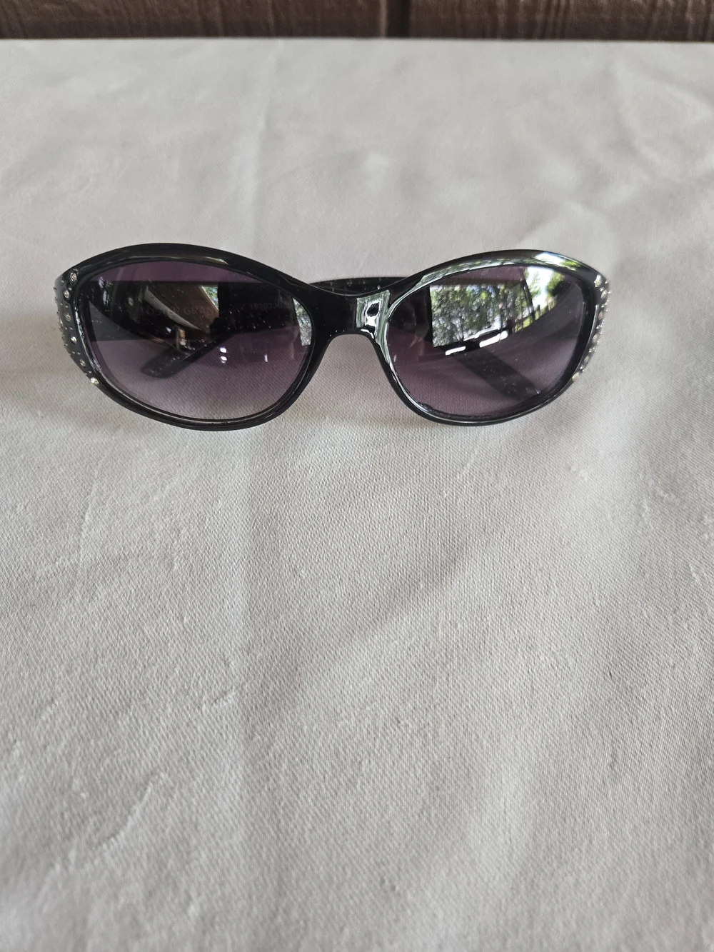 Women's Black Sunglasses with Rhinestone Detail On Sides
